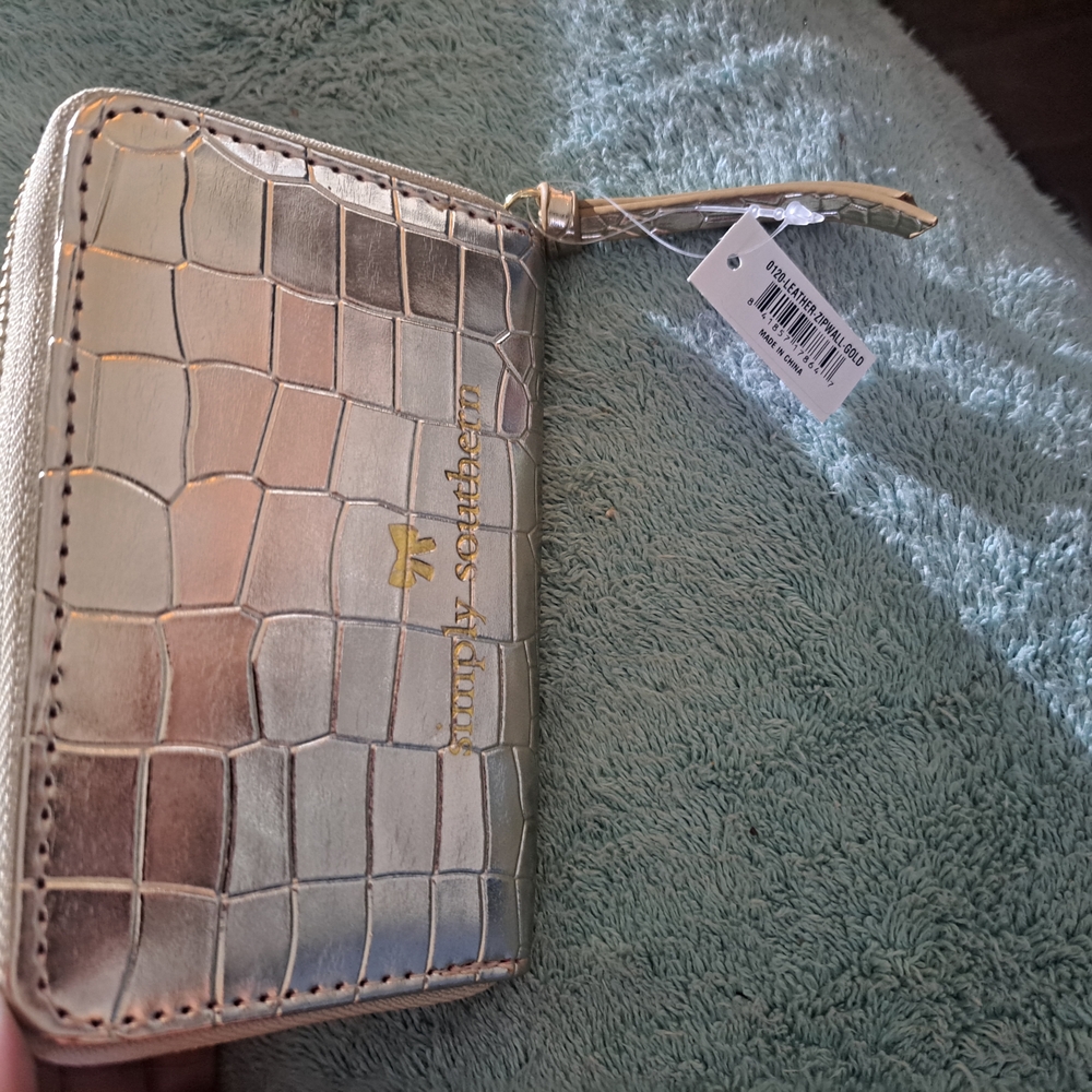 Simply Southern Silver Crocodile Pattern Wallet